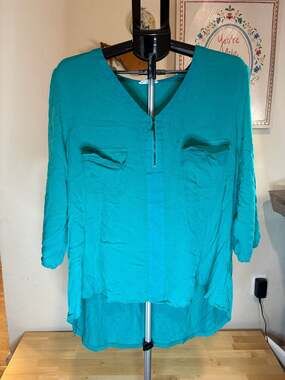 Kate & Sam Plus Size 2X Teal Textured Hi-Low Zip Front Blouse